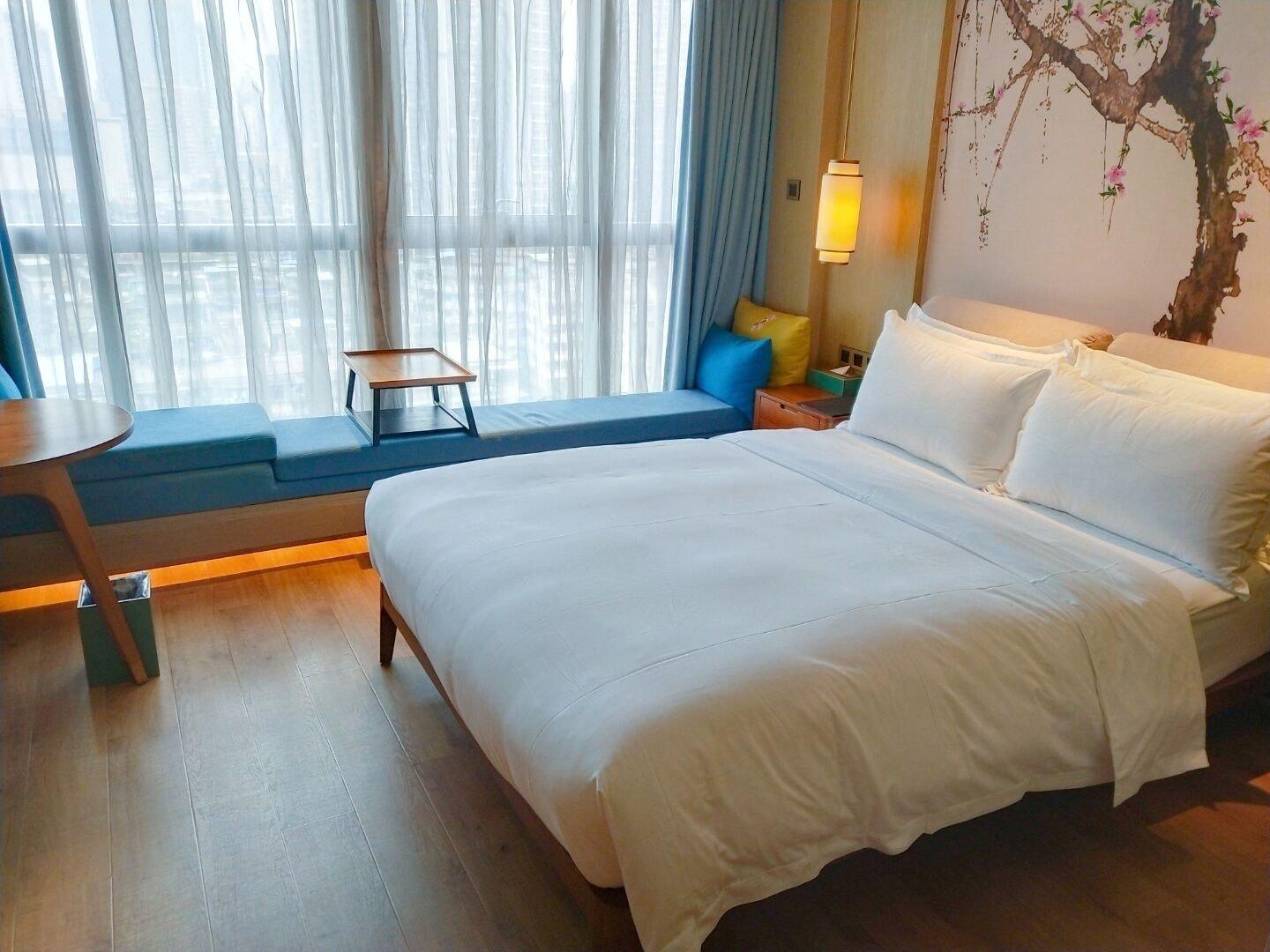Howard Johnson Riverview Hotel Гуанчжоу Экстерьер фото
