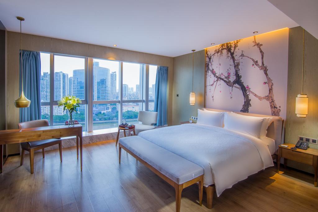 Howard Johnson Riverview Hotel Гуанчжоу Экстерьер фото