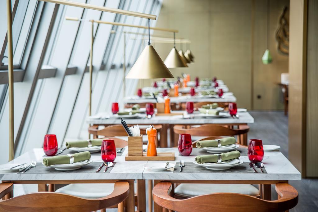 Howard Johnson Riverview Hotel Гуанчжоу Экстерьер фото
