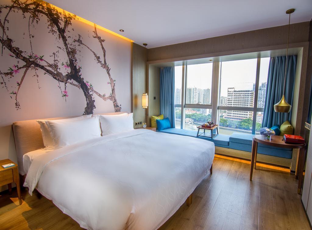Howard Johnson Riverview Hotel Гуанчжоу Экстерьер фото